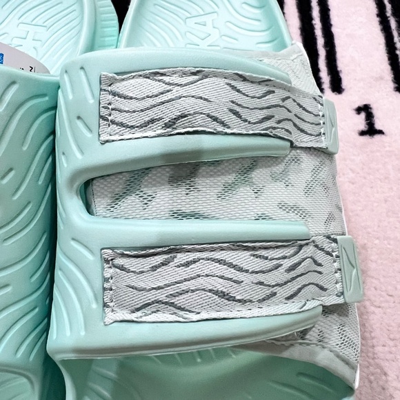 Hoka Ora Luxe Recovery Slides MIST GREEN / TRELLIS - Picture 5 of 7